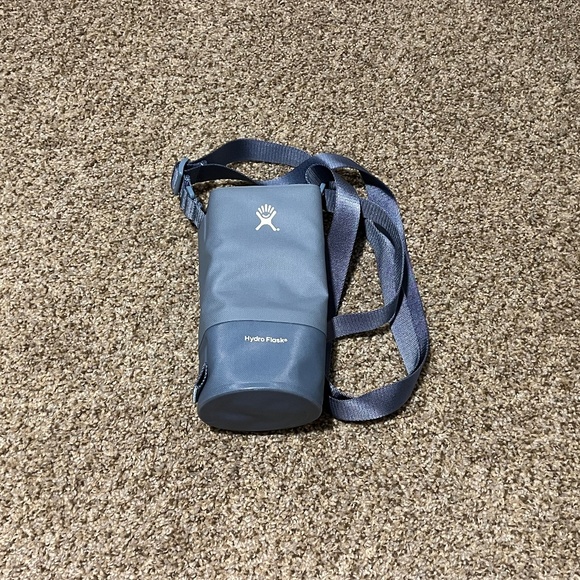 Hydro flask medium tag along bottle sling bag blue - Picture 1 of 3